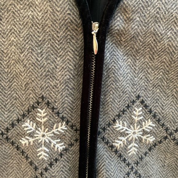 Talbot’s Holiday Snowflake Vest - Picture 4 of 6